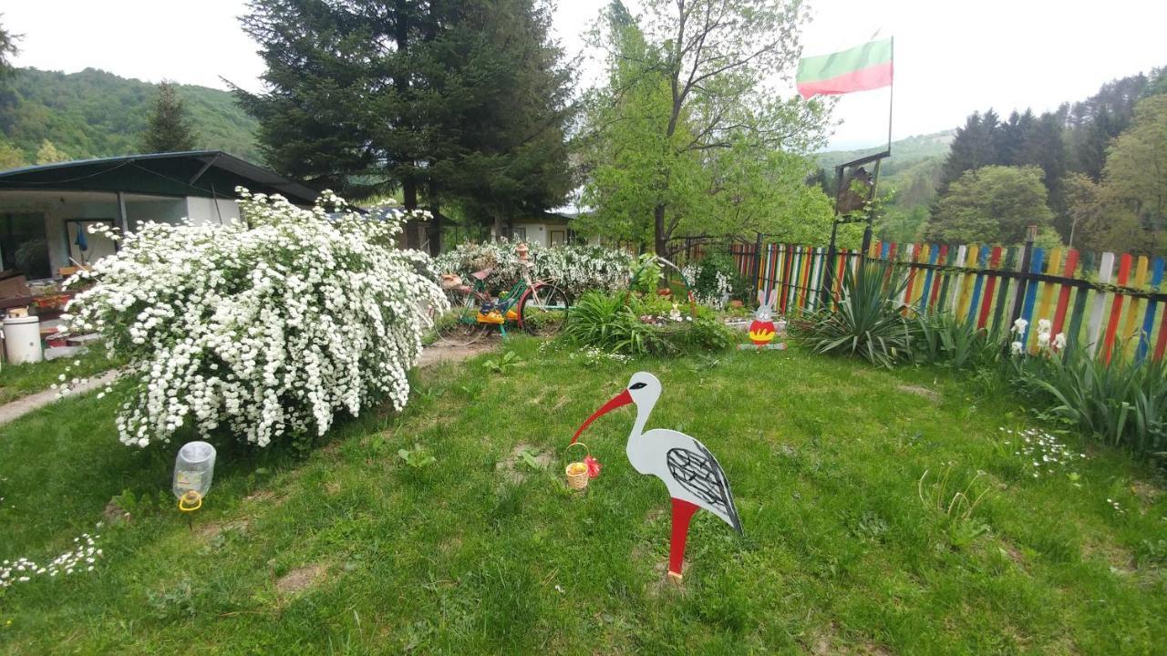 Къща За Гости Дъга Cherni Osum Exterior photo
