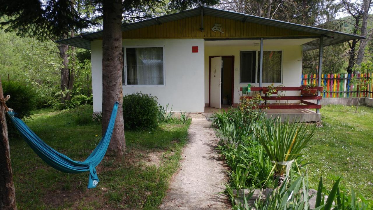 Къща За Гости Дъга Cherni Osum Exterior photo